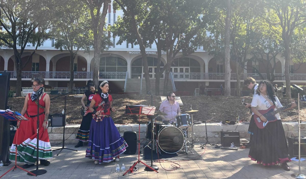 Hijas De La Madre preforms in front of the Moody Center Center. They preformed to close out Mi Gente Heritage Month.